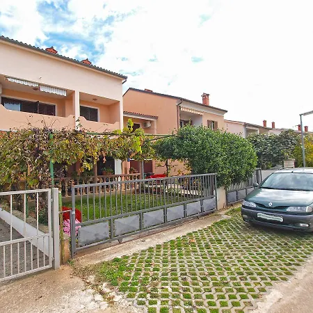 Sergio 1499 Apartment Fažana