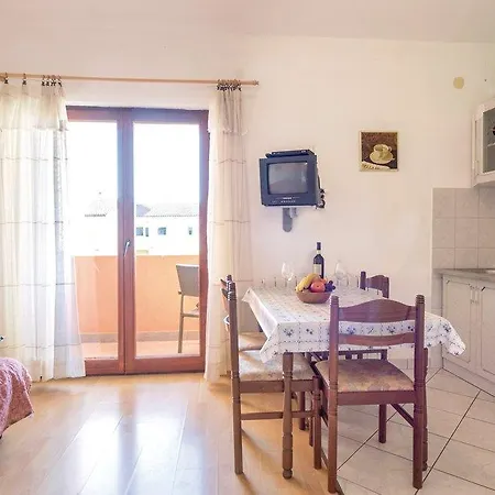 Sergio 1499 Apartment *