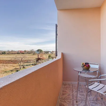 Sergio 1499 Apartment