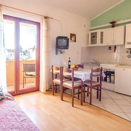 Sergio 1499 Apartment *